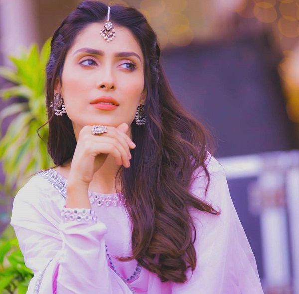 Ayeza Khan's Best Makeup Looks - Top 5