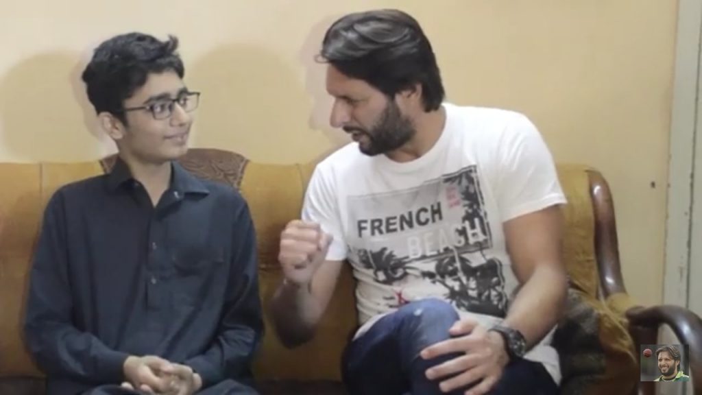 Shahid Afridi Met His Biggest Fan