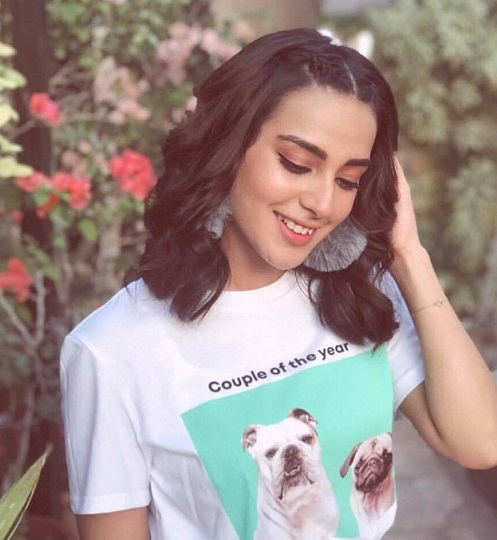 Iqra Aziz 3