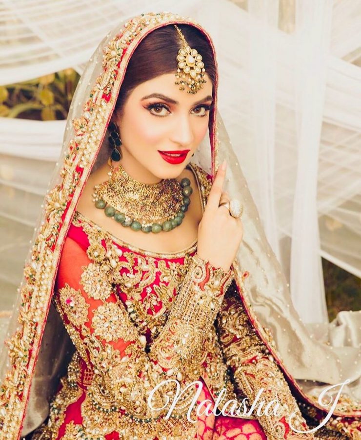 New Beautiful Bridal Photo Shoot of Actress Kinza Hashmi | Reviewit.pk