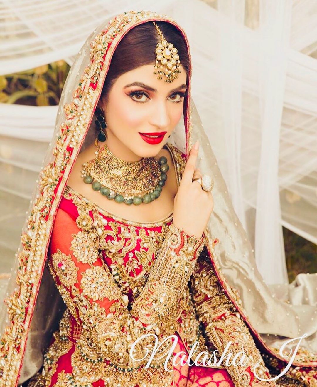 New Beautiful Bridal Photo Shoot of Actress Kinza Hashmi