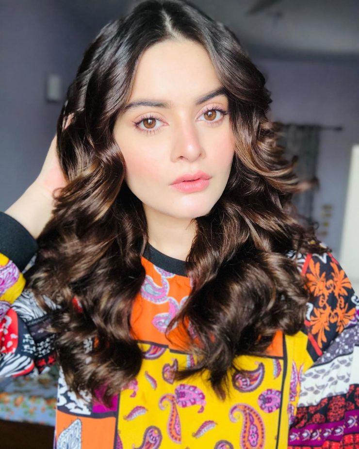 Latest Beautiful Clicks Of Gorgeous Actress Minal Khan Reviewitpk 7315