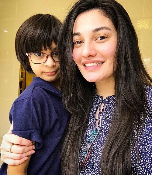 Muniba Mazari1