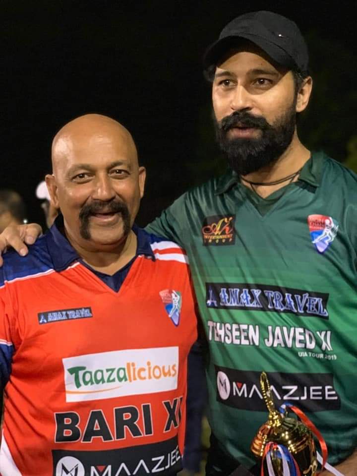 Pakistani Celebrities Playing Cricket 1