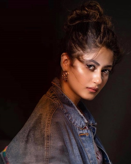 Favorite DIY Hairstyles of Pakistani Actresses 