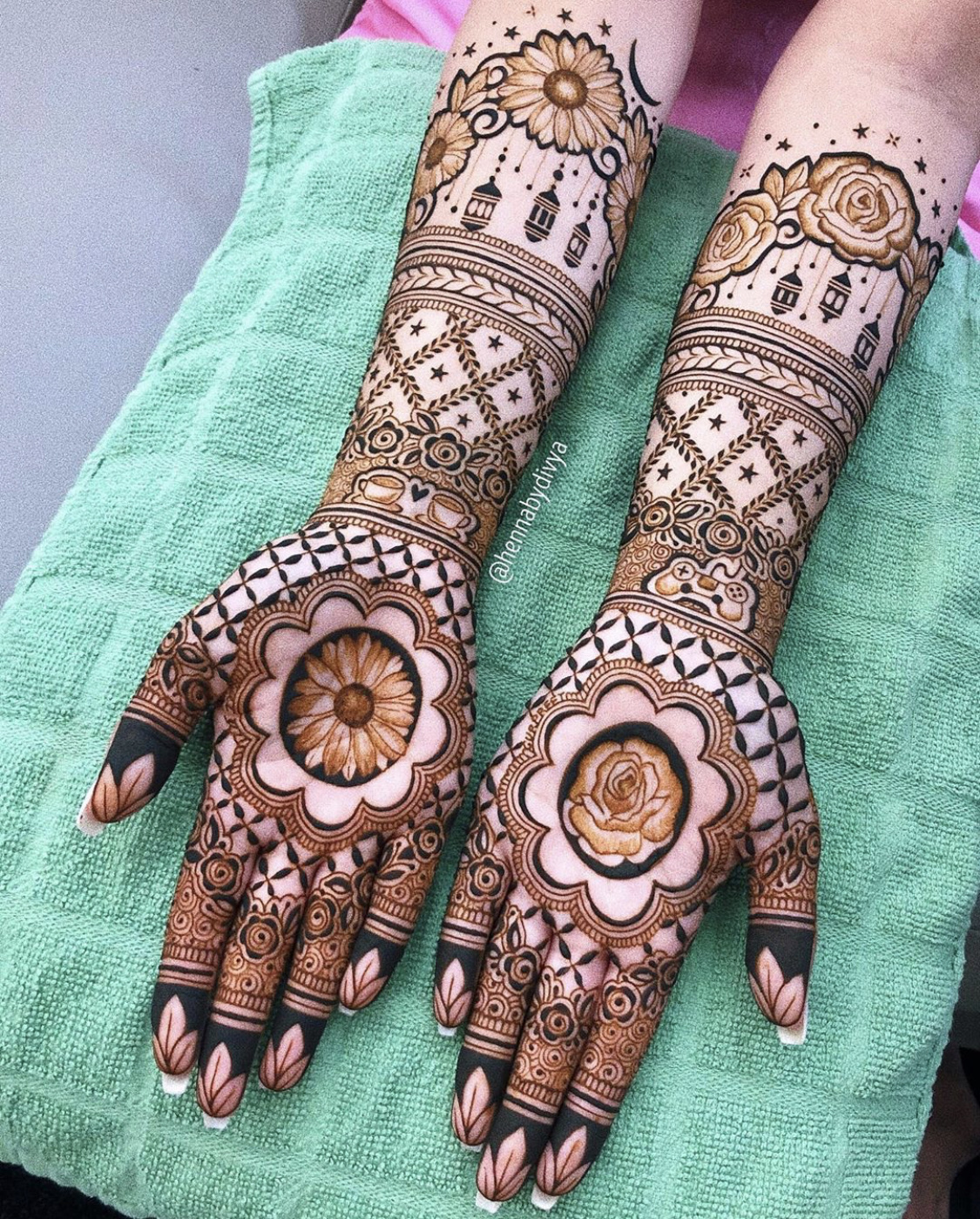 Mehndi Designs For Wedding: वेडिंग सीजन में अपने हाथों की खूबसूरती में  लगाएं चार चांद, देखें सुंदर और आकर्षक मेहंदी डिजाइन | 🛍️ LatestLY हिन्दी