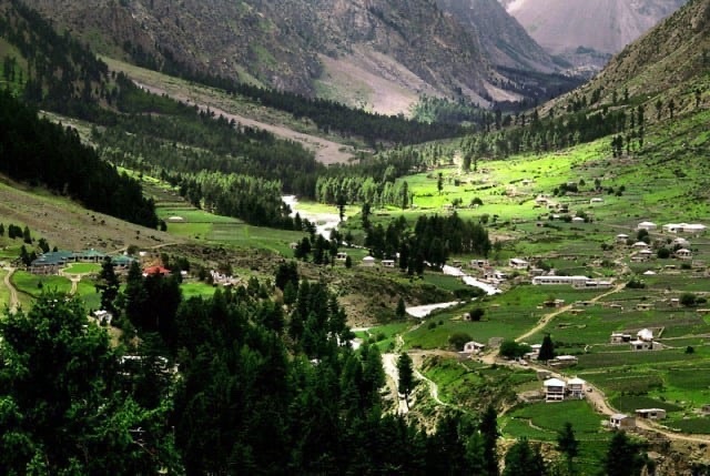 Popular tourist areas to visit in Pakistan