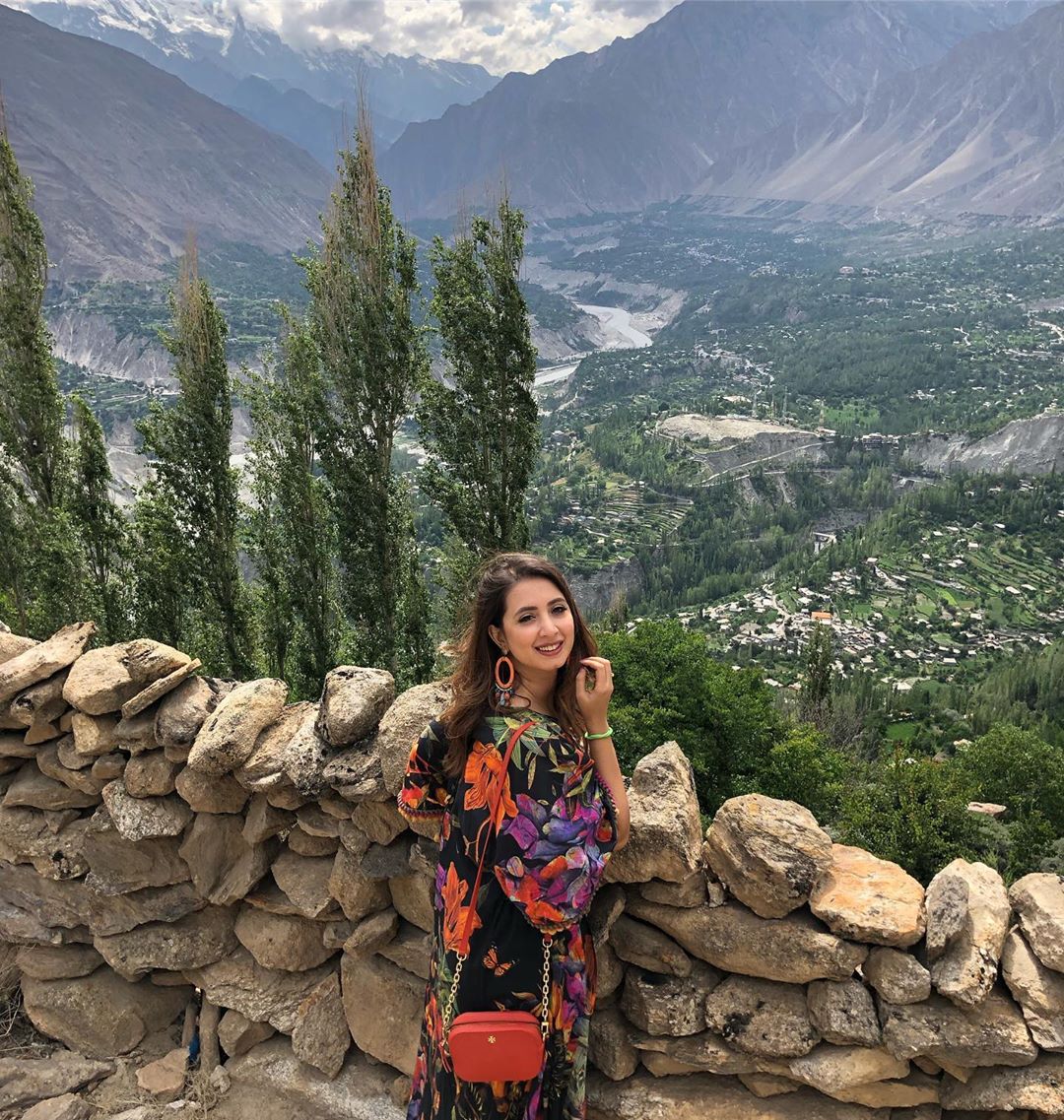 Actress Komal Aziz Latest Pictures from Northern Areas of Pakistan