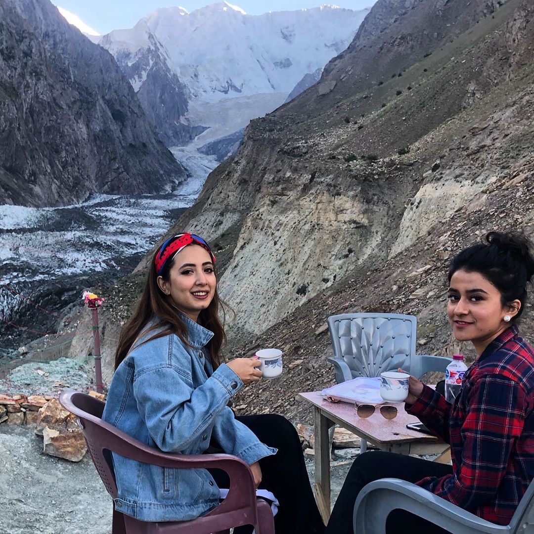 Actress Komal Aziz Latest Pictures from Northern Areas of Pakistan