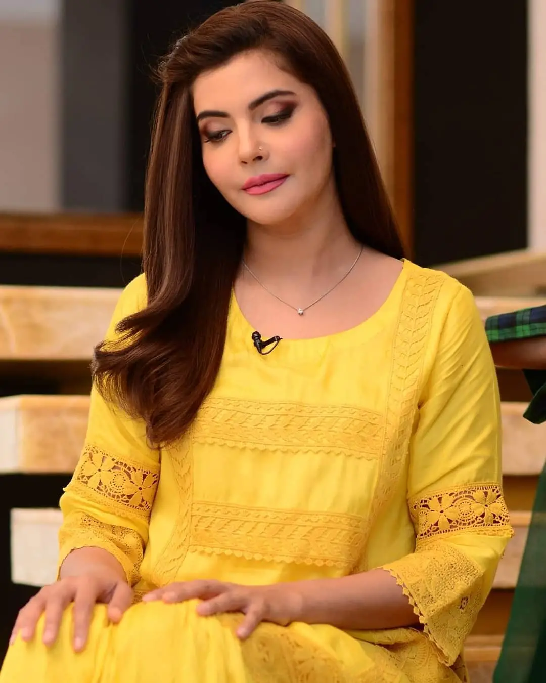 nida yasir 8