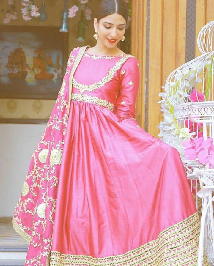 Ramsha Khan's Desi Style Pictures | Reviewit.pk