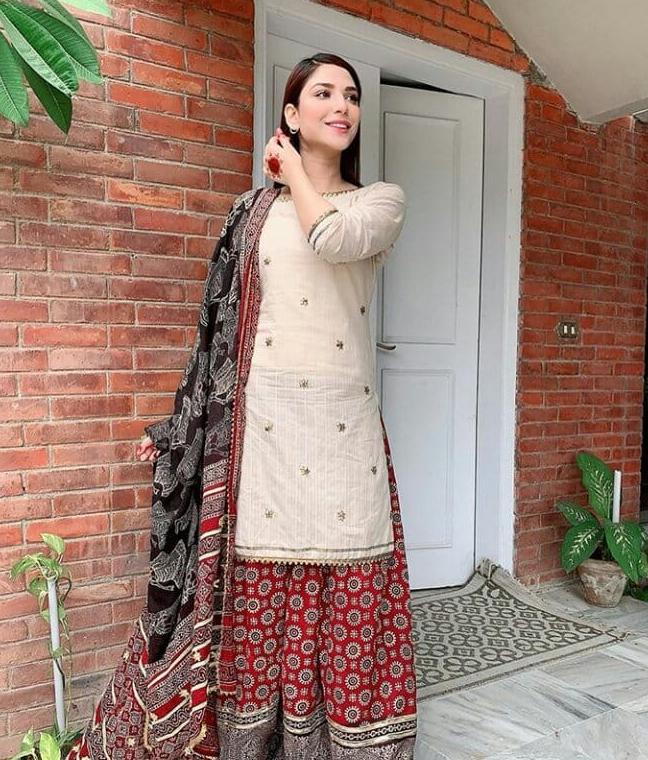 Ramsha Khan's Desi Style Pictures | Reviewit.pk