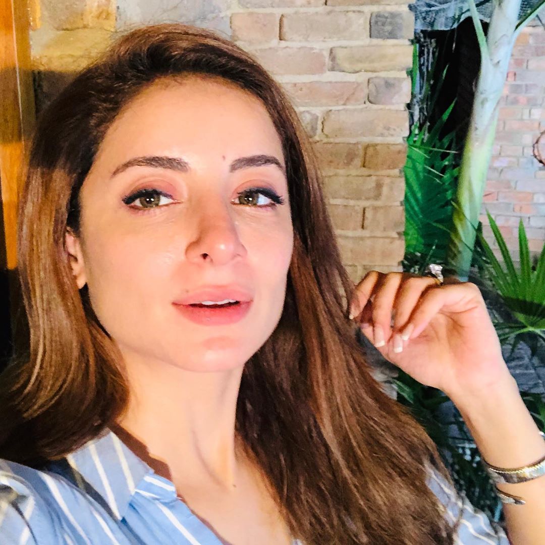 Sarwat Gillani Enjoying Holidays with her Sister and Mother in London