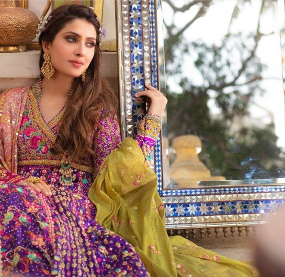 Top 10 Bridal Looks Of Ayeza Khan Reviewitpk