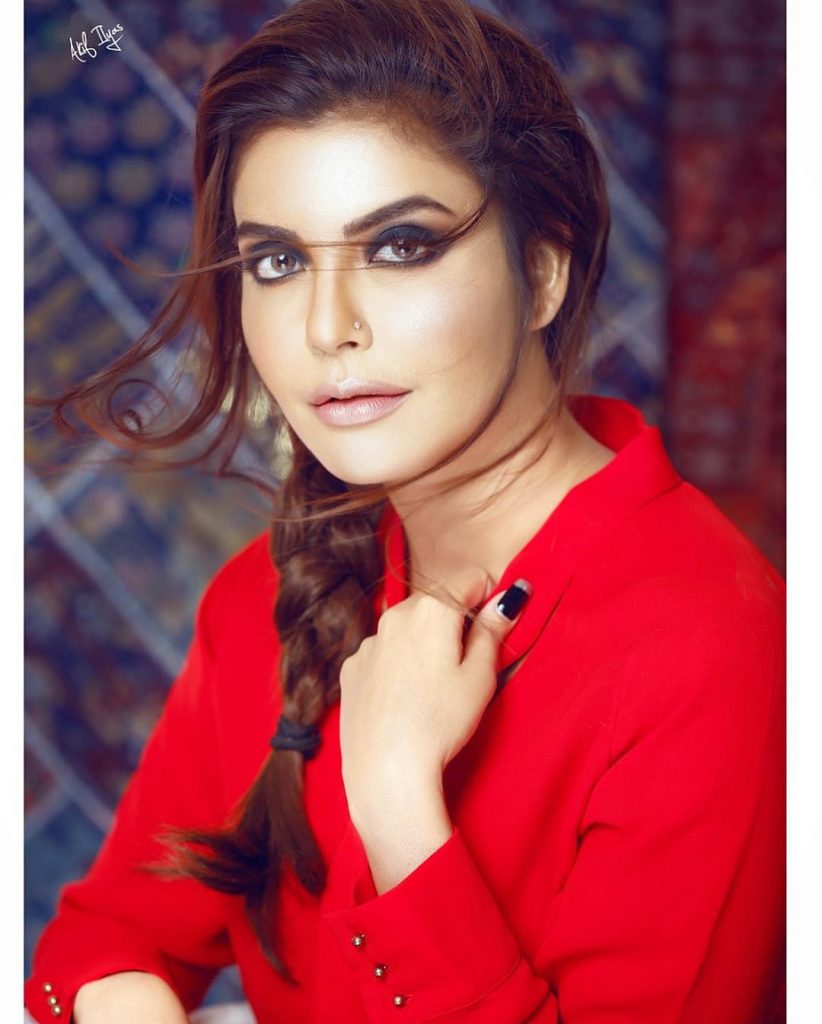 Nida Yasir glams up for her latest photo shoot