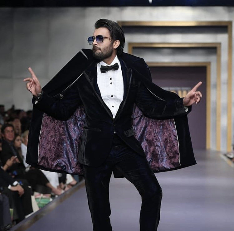 Humayun Alamgir’s Showstoppers Dancing On The Ramp Of FPW 2019