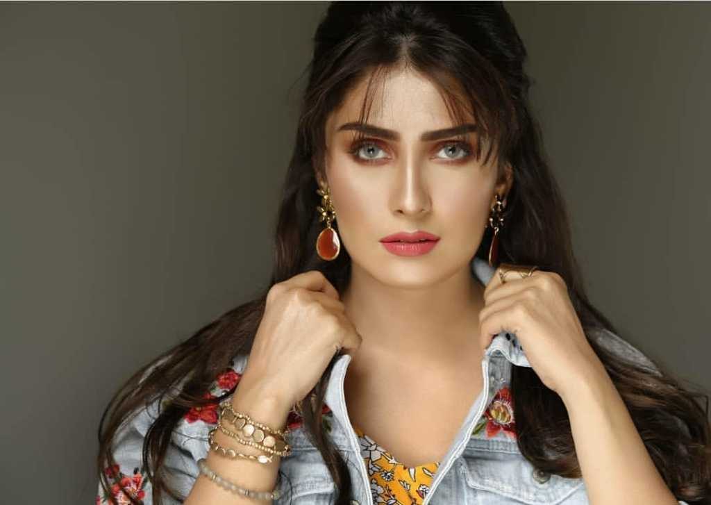 Ayeza Khan Is Interested In Doing A Movie Based On Love Story