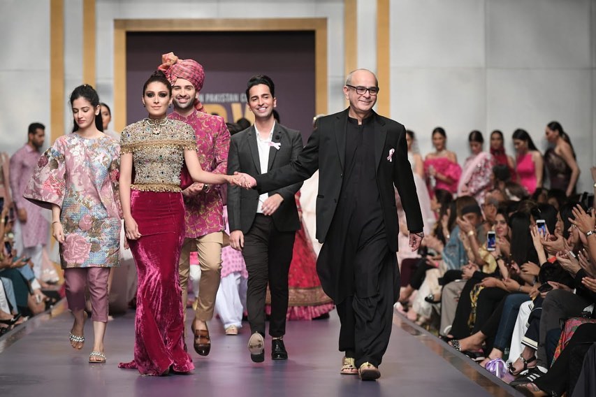 Gorgeous Ayeza Khan and Handsome Muneeb Butt Walked on Ramp at Fashion Pakistan Week-Winter Festive ’19