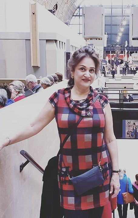 Bushra Ansari Being Criticized For Wearing Short Dresses At This Age