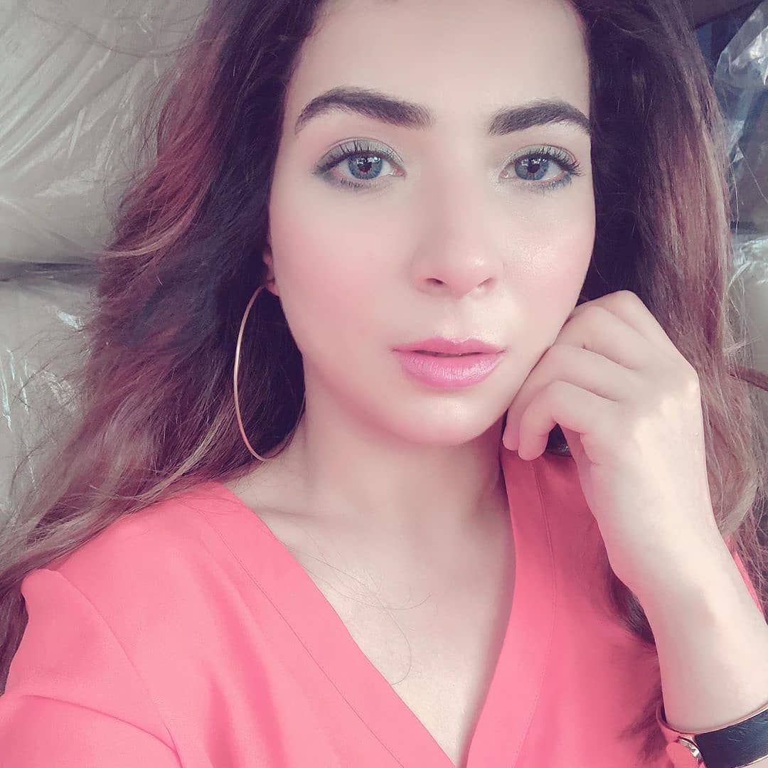 Latest Beautiful Clicks of Actress Dua Malik with Husband