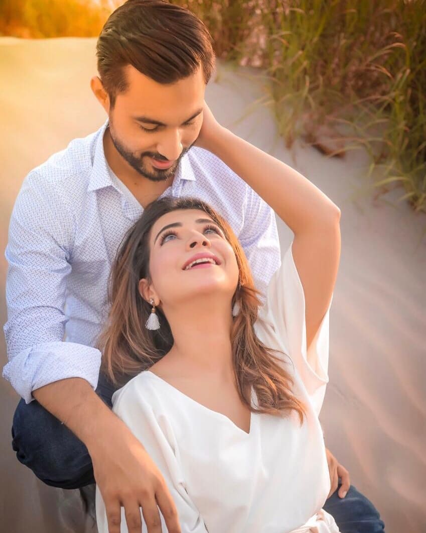 Latest Beautiful Clicks of Actress Dua Malik with Husband