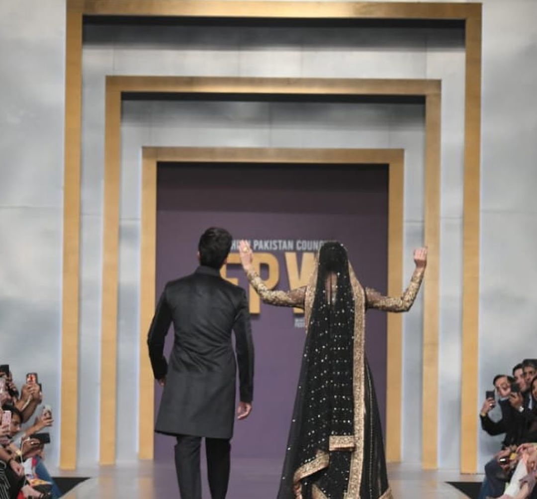 Fahad Mustafa and Mawra Hocane Walked at Ramp for Zainab Chottani at FPW19