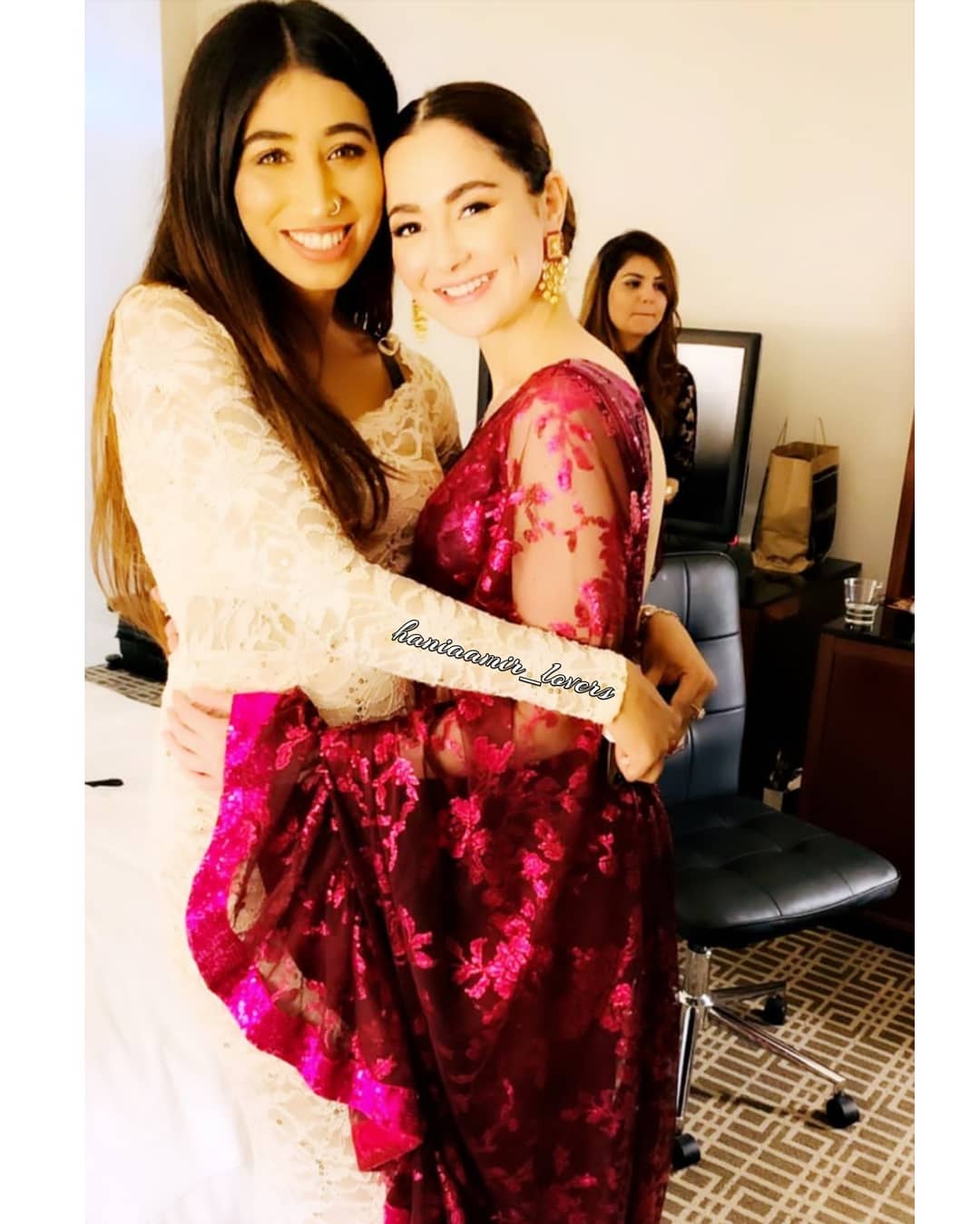 Beautiful Pictures of Hania Aamir and Asim Azhar at Hum Awards 2019