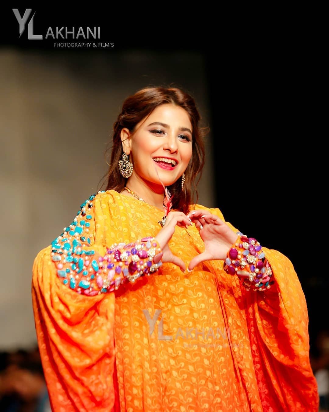 Beautiful Clicks of Hina Altaf from Ramp of FPW Festive ’19