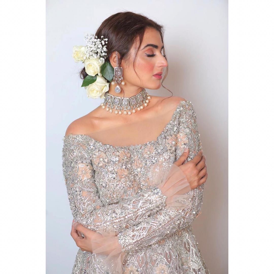 Hira Mani is Looking Gorgeous in this Beautiful Outfit