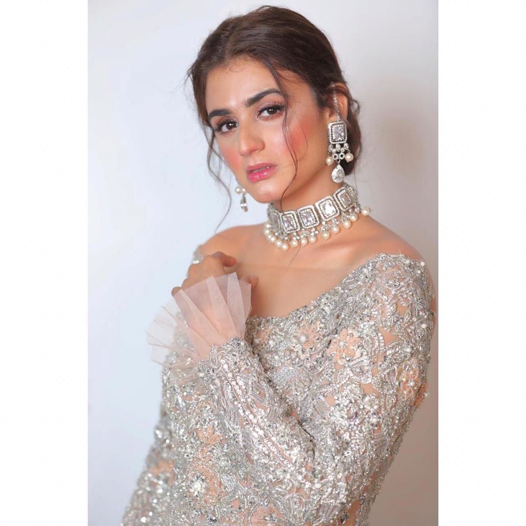 Hira Mani is Looking Gorgeous in this Beautiful Outfit