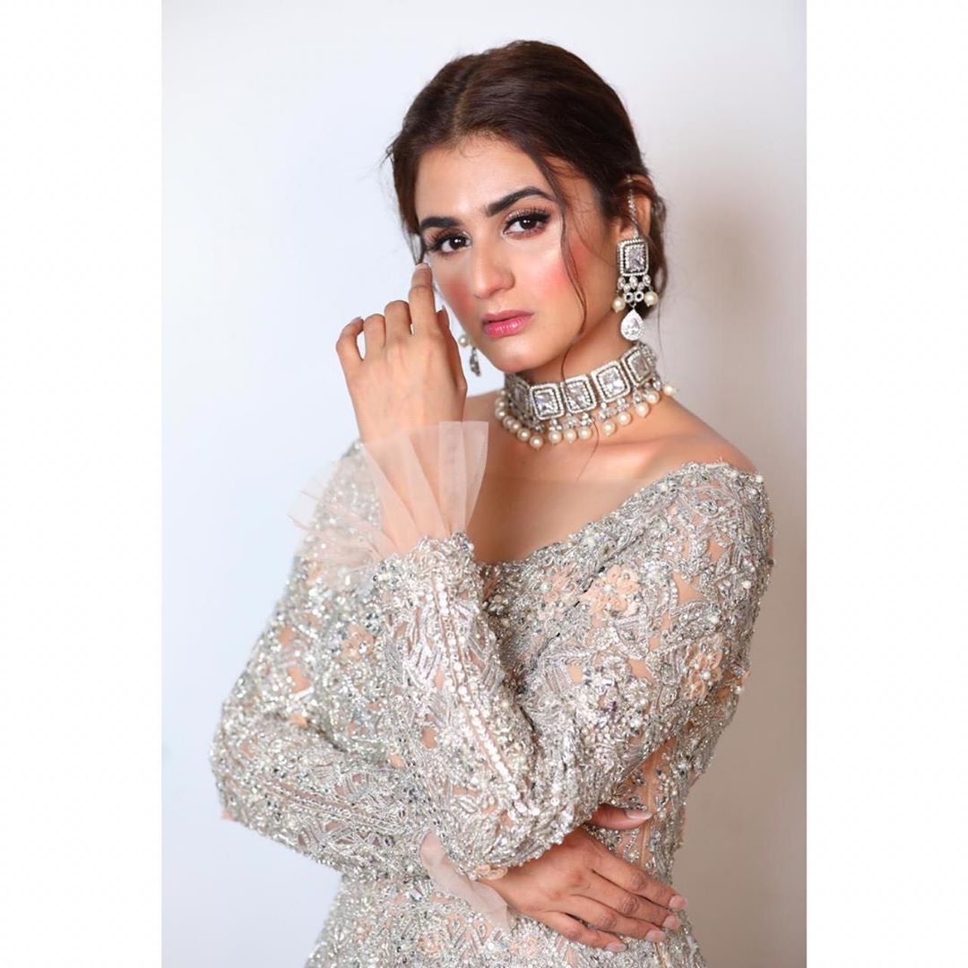 Hira Mani is Looking Gorgeous in this Beautiful Outfit