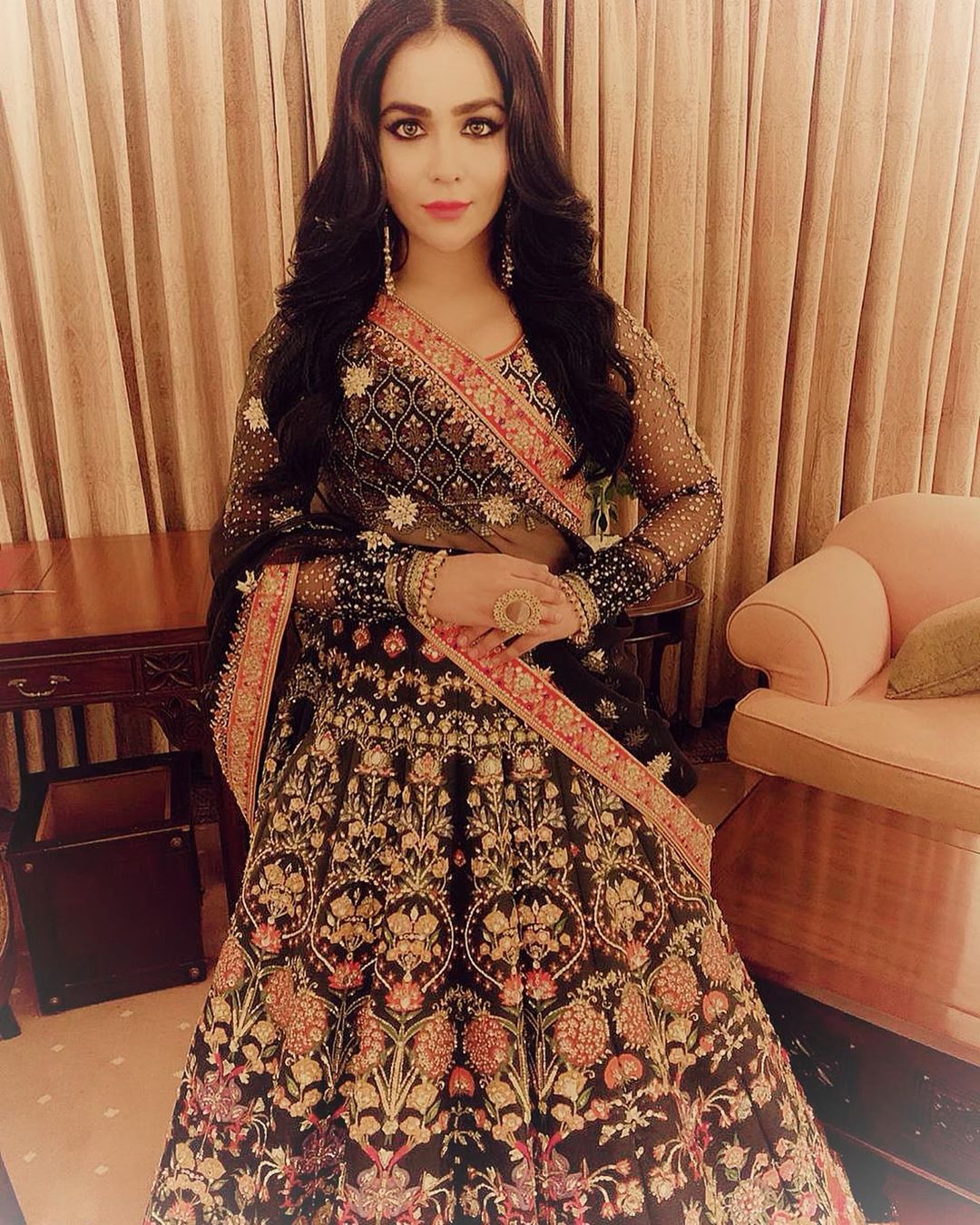 Humaima Malik's Latest Beautiful Clicks from Recent Wedding Event
