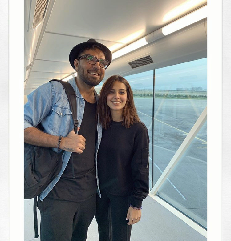 Iqra Aziz Expressing Her Love For Yasir Hussain