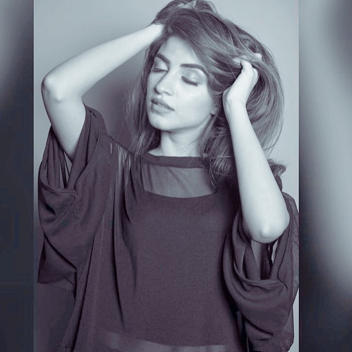 Beautiful Clicks of Gorgeous Actress Kinza Hashmi
