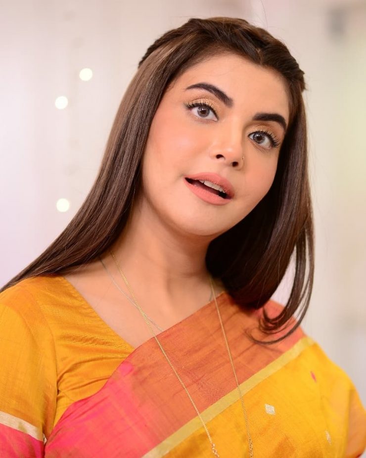 Nida Rajput Latest Beautiful Clicks of Nida Yasir | Reviewit.pk