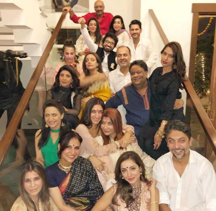 Pakistani Celebrities Spotted Celebrating Diwali with Showbiz Friends ...