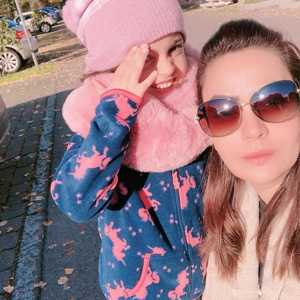 Actress Sadia imam Enjoying Winter Vacations with Daughter Meerab in Germany