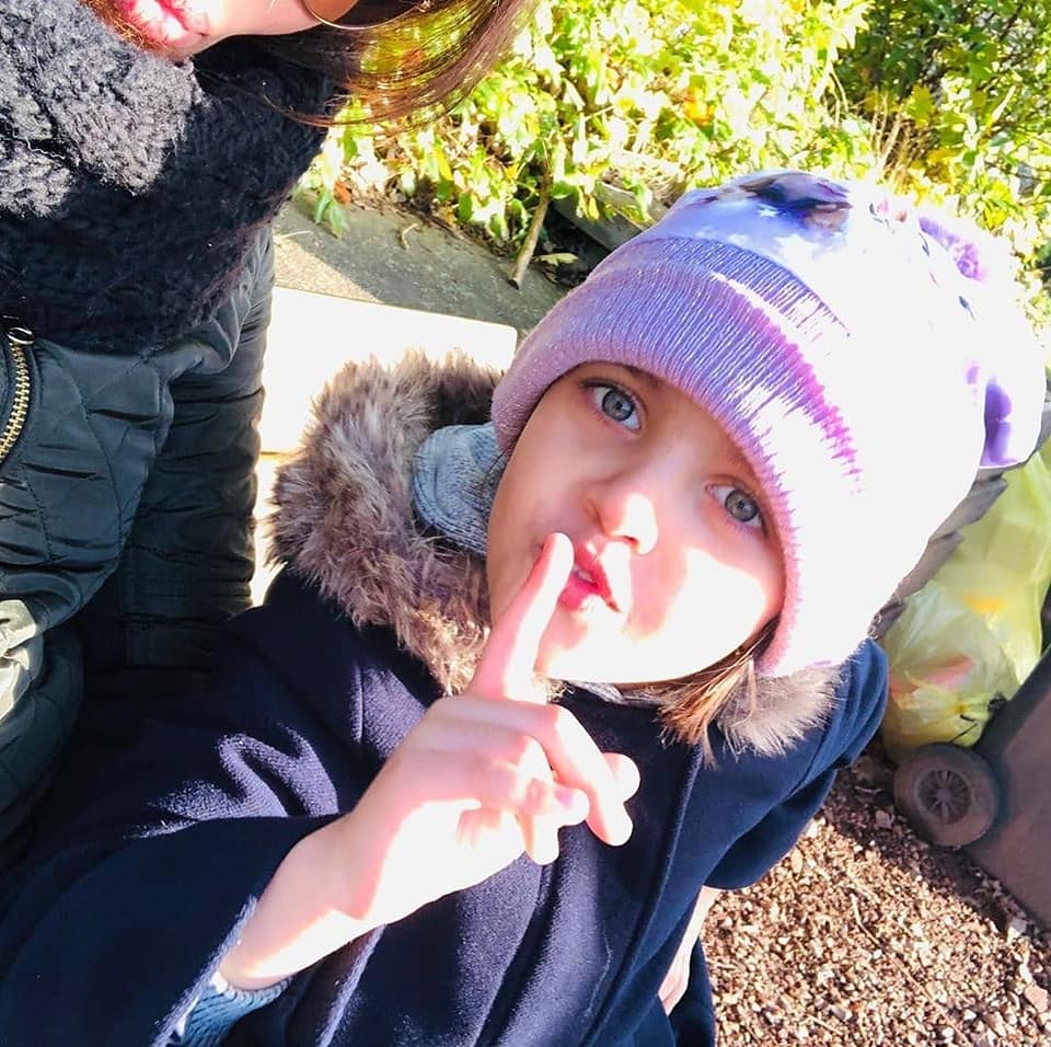 Actress Sadia imam Enjoying Winter Vacations with Daughter Meerab in Germany