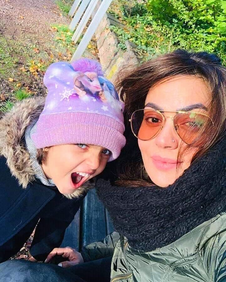 Actress Sadia imam Enjoying Winter Vacations with Daughter Meerab in Germany