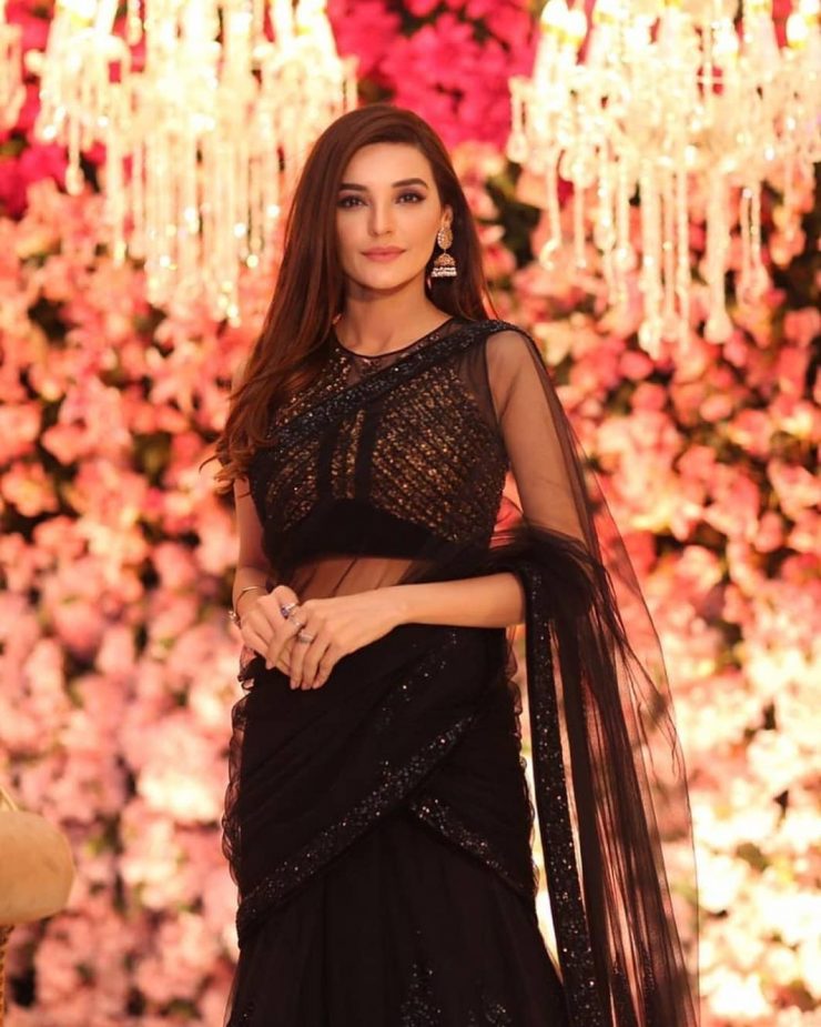 Beautiful Sadia Khan Celebrating her Birthday with Friends | Reviewit.pk