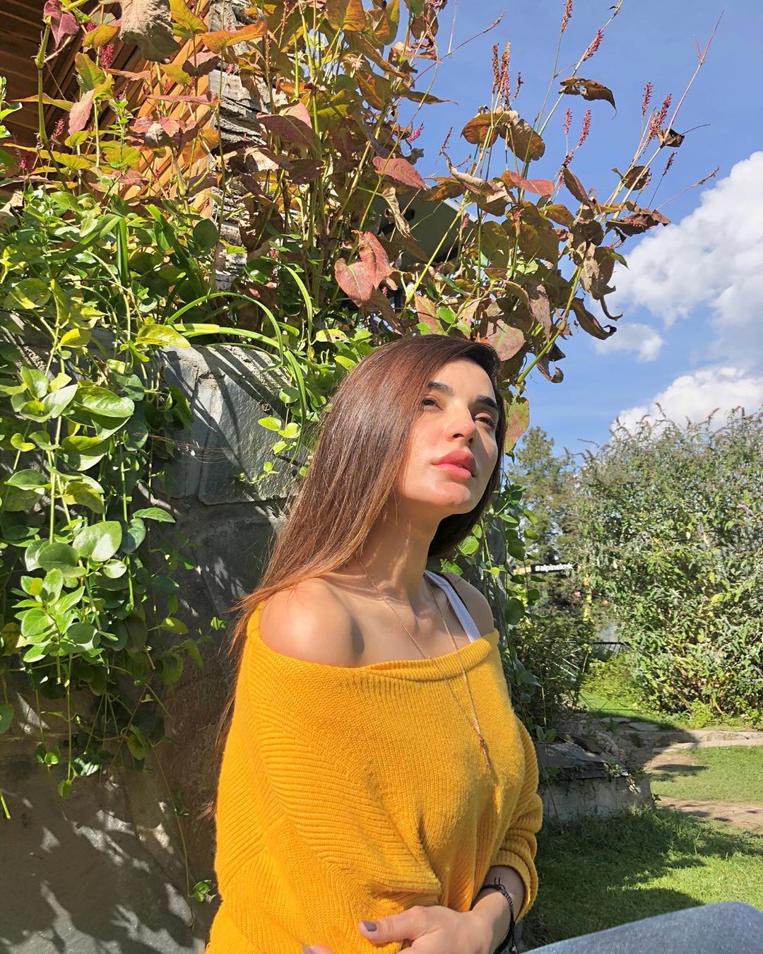 Actress Sadia Khan Latest Beautiful Pictures Nathiagali