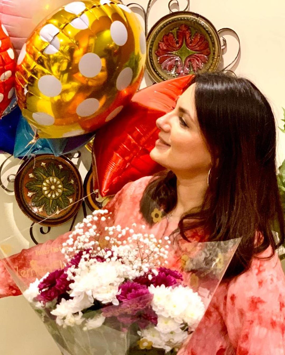 Faisal Qureshi Celebrated His Wife Sana Faysal Birthday with his Daughter at Home