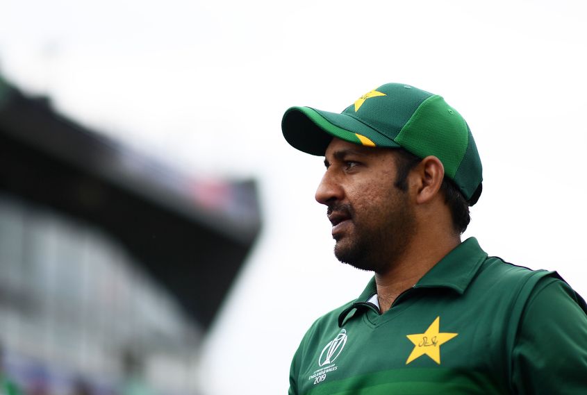 Fahad Mustafa Takes A Stand For Pakistan Cricket Team's Captain Sarfaraz Ahmed