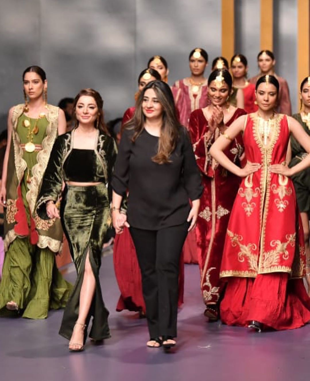 Actress Sarwat Gillani Walked on Ramp at Fashion Pakistan Week-Winter Festive ’19