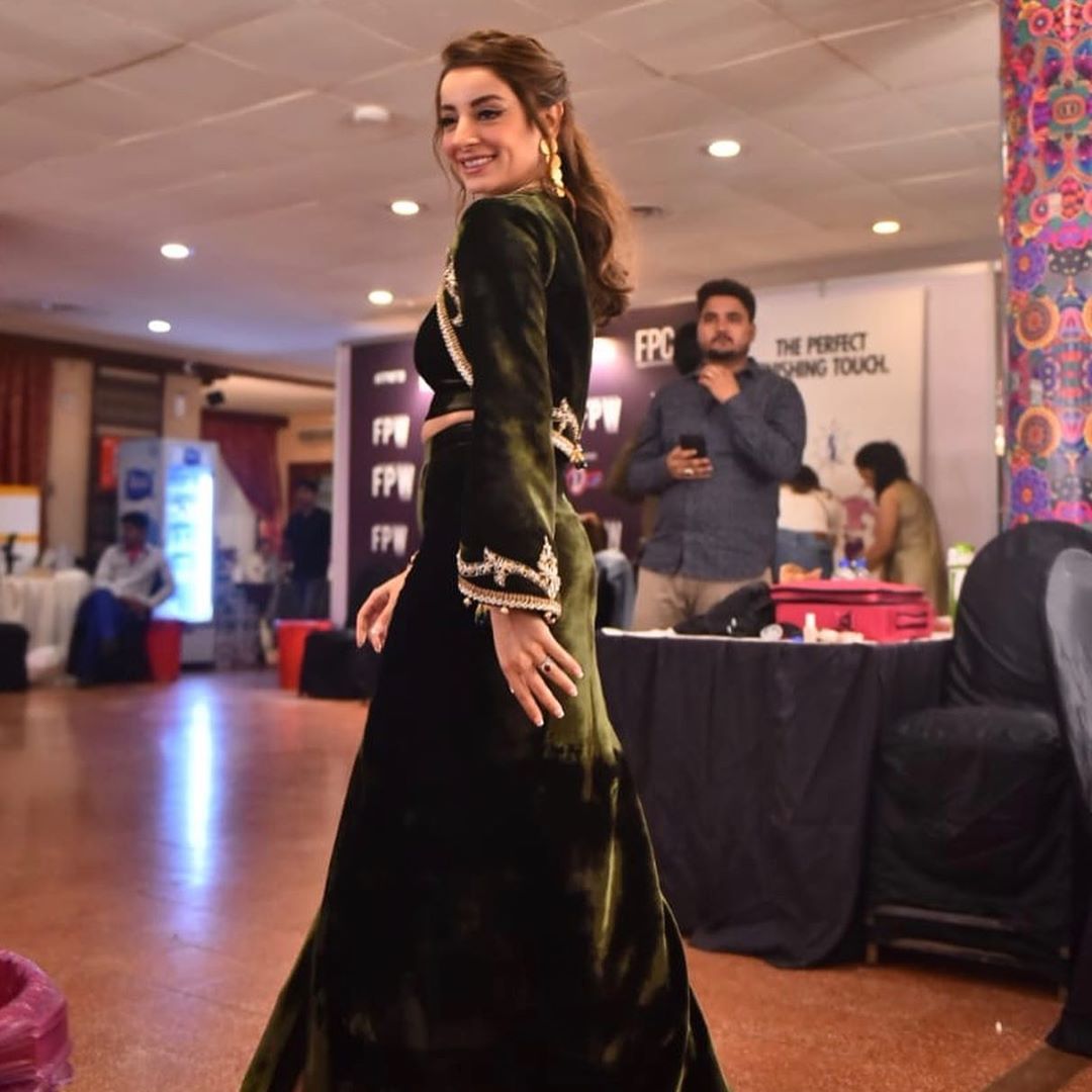 Actress Sarwat Gillani Walked on Ramp at Fashion Pakistan Week-Winter Festive ’19