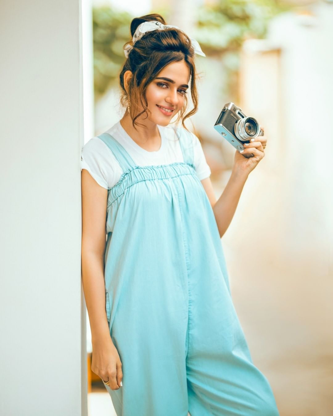 Sumbul Iqbal is Looking Gorgeous in her trendy look for Latest Photo shoot