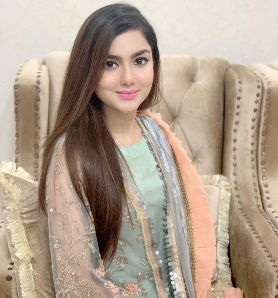 Latest Beautiful Clicks of Syeda Tuba Aamir | Reviewit.pk