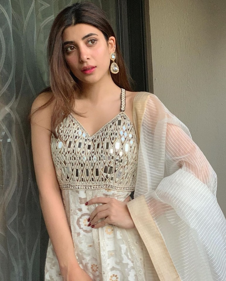 Latest Clicks of Gorgeous Urwa Hocane Looks for Hum Awards 2019