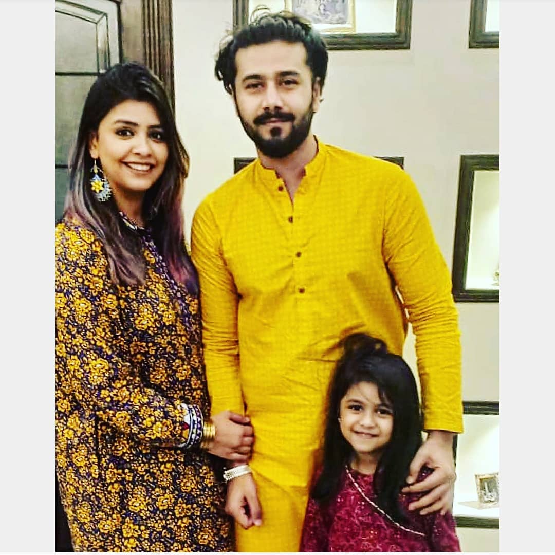 Beautiful Pictures of Actor Ali Abbas with his Wife and Kids
