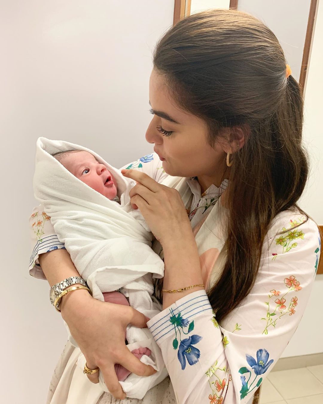 Beautiful Pictures of Baby Amal with her Khala Minal Khan